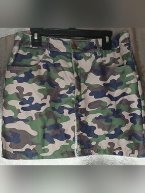 SHEIN Green Camouflage Print Mini Skirt Size Small